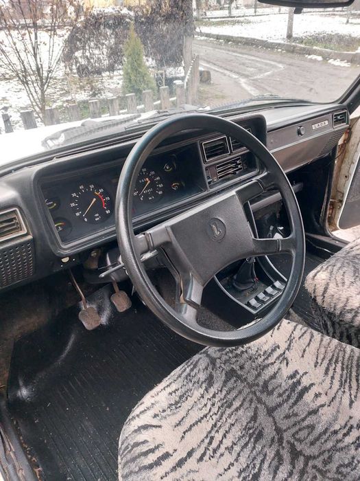 На повному ходу, сів поїхав