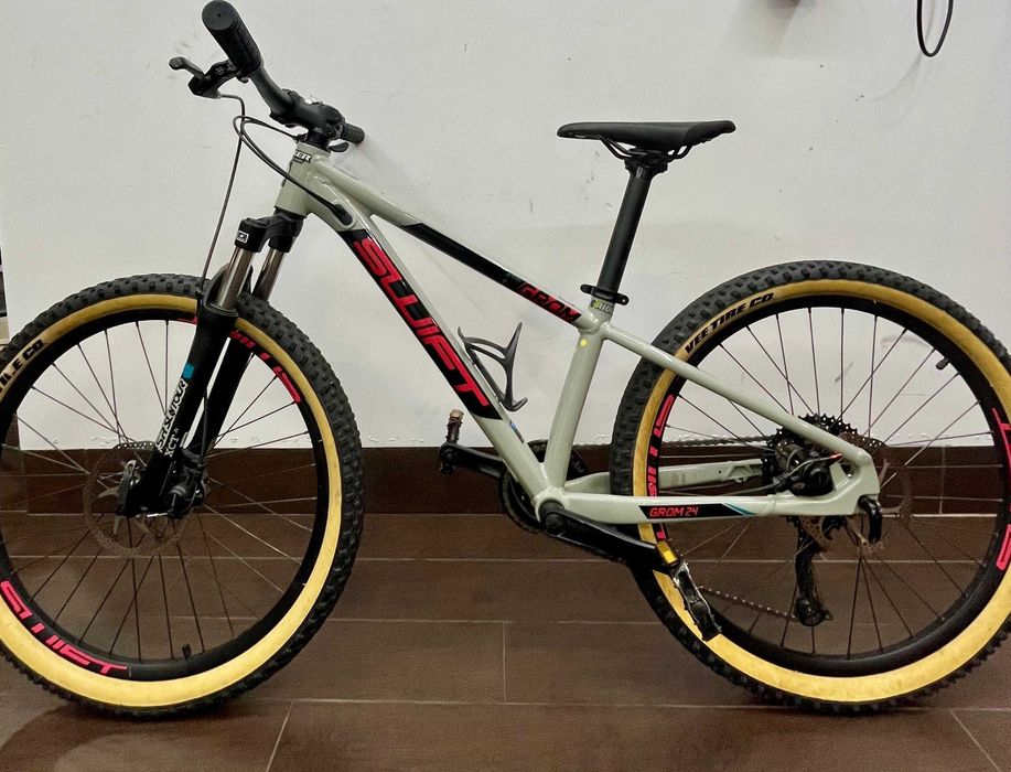 Bicicleta SWIFT GROM 24 - Como Nova!