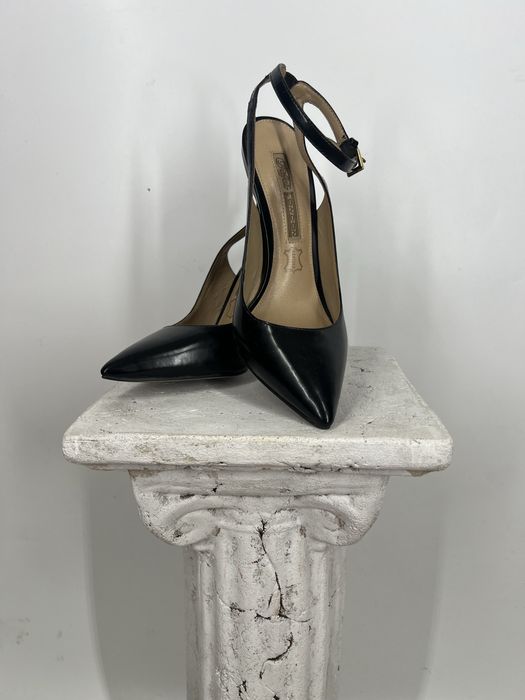 Piekne eleganckie czarne szpilki