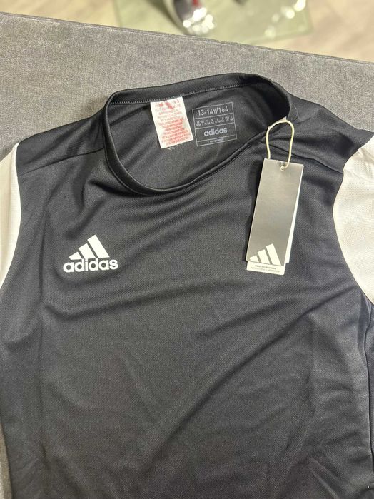 T-Shirt Adidas Sportowy czarny rozmiar. 164