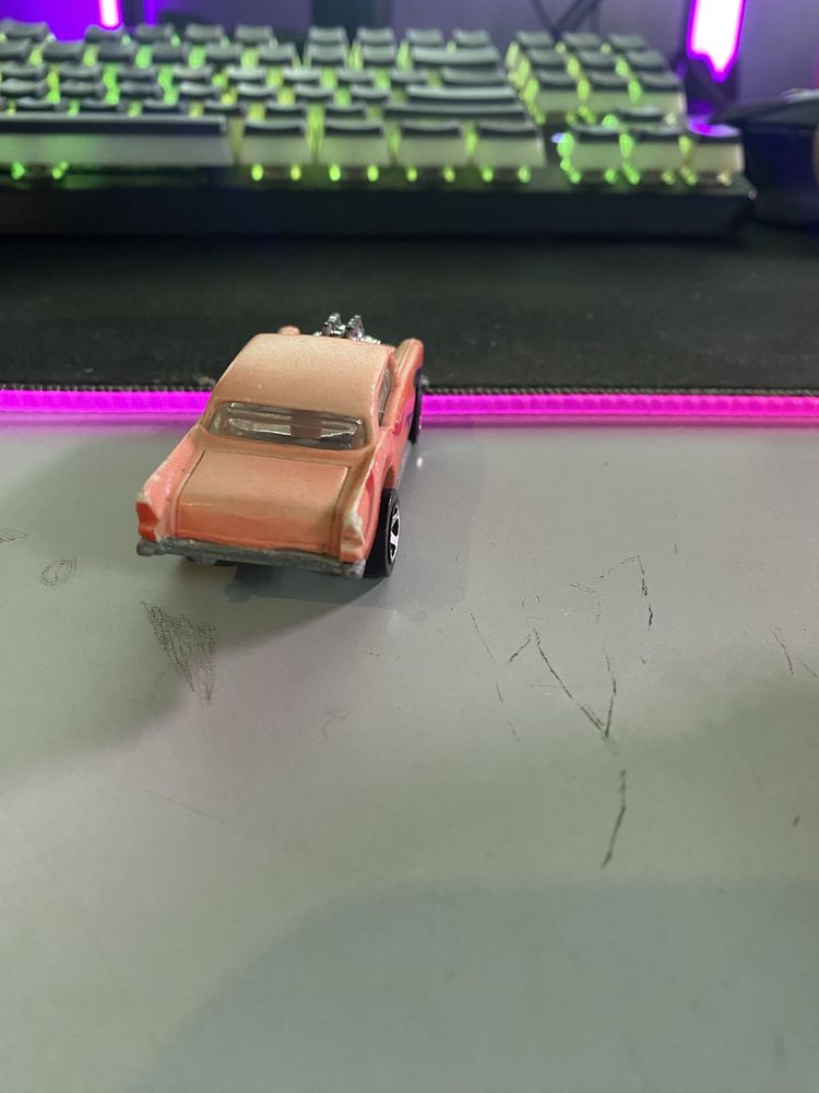 Resorak Hot Wheels chevy 57, 1976r.