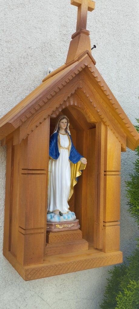 Kapliczka z figurą Maryji
