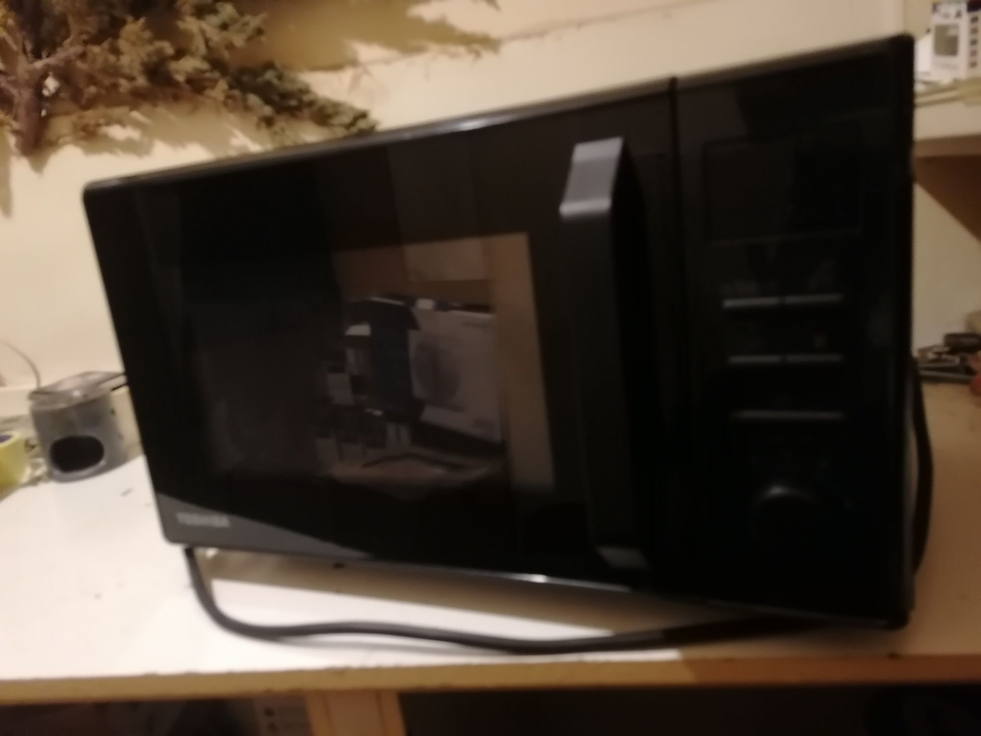 Toshiba Kuchenka mikrofalowa 4 w 1 MW2-AC25TF