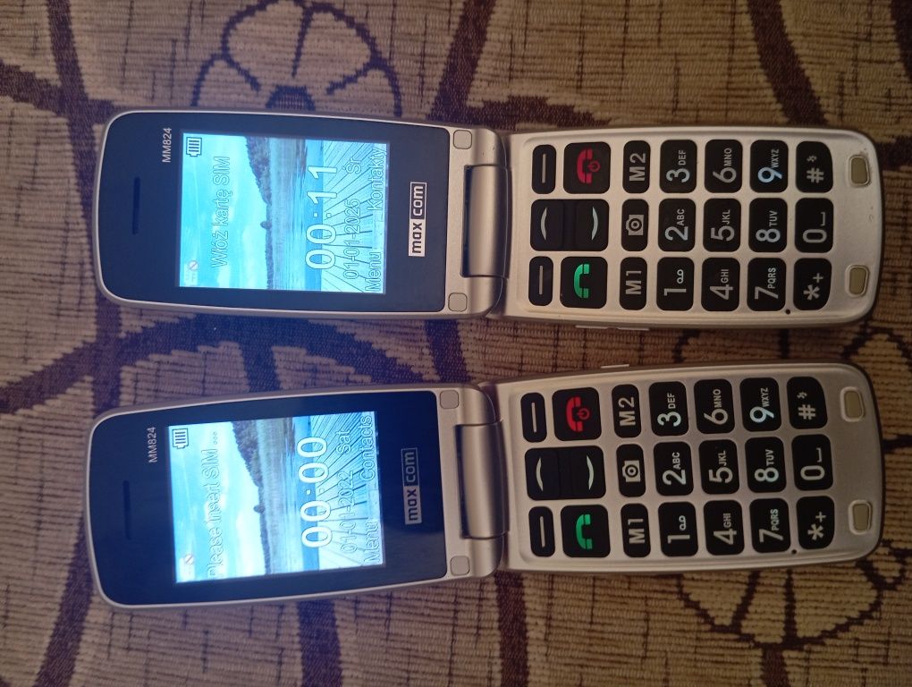 Dwa telefony maxcom MM824