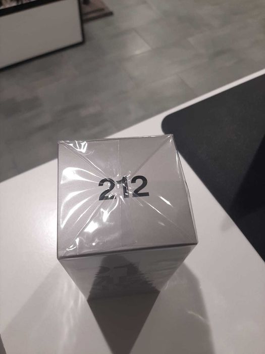 Perfume 212 NYC Men 200ml(Original)