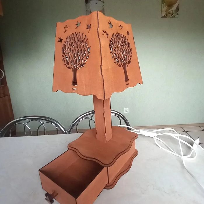 Lampka nocna z szufladką