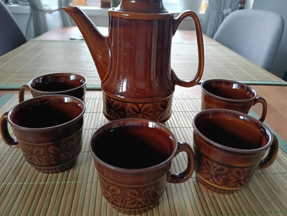 Komplet z kamionki dzbanek i 5 filiżanek