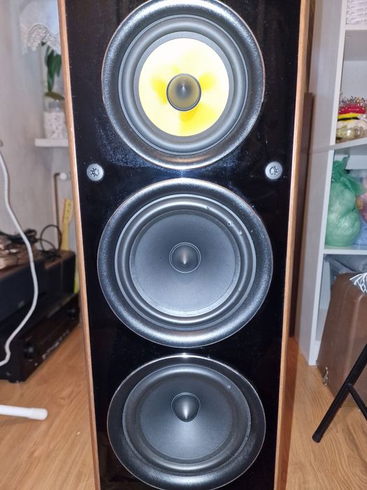 Zestaw kolumn Taga Harmony TAV-606 v.3 Orzech + Amplitumer Pioneer VSX
