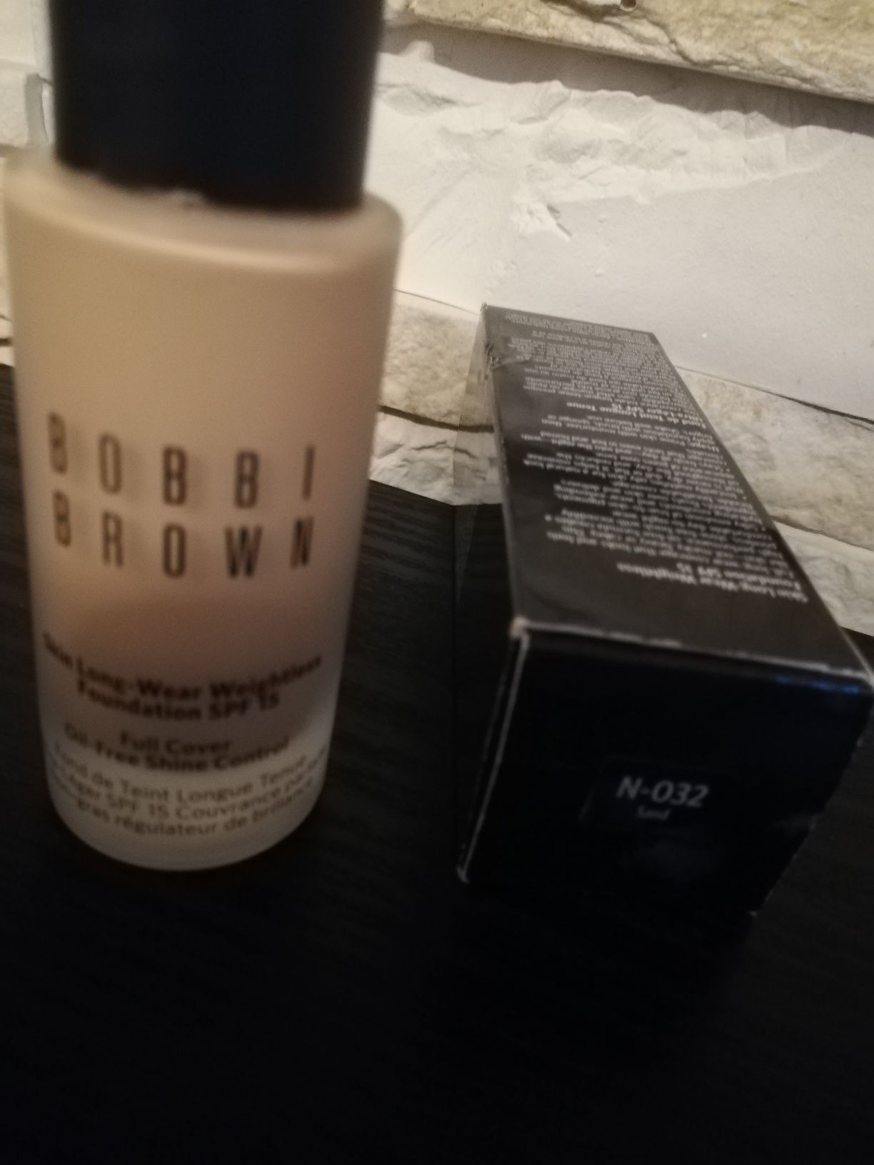 Bobbi Brown Podkład Skin Long-Wear Weightless Foundation SPF 15