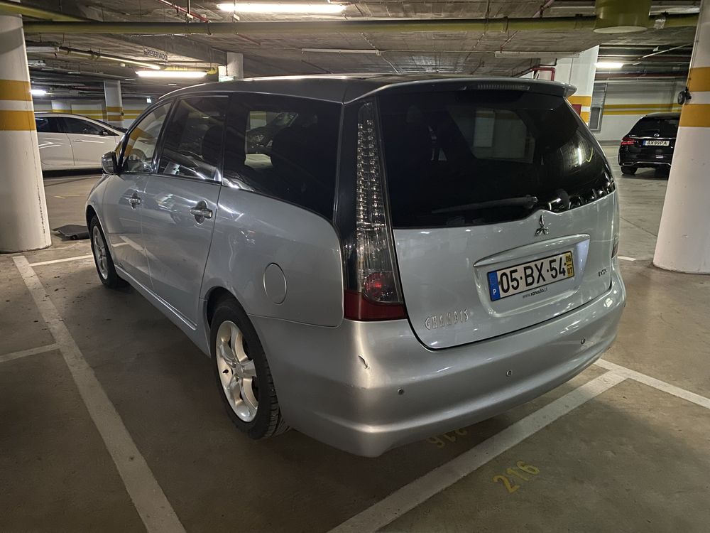 Mitsubishi Grandis 2.0 DID em bom estado