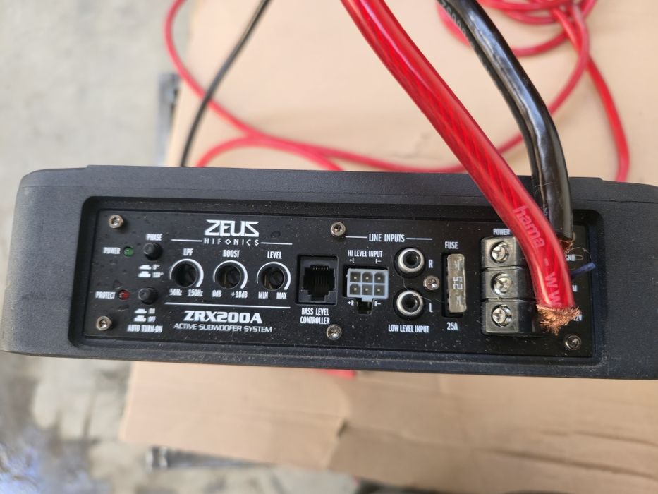 Hifonics zeus zrx300a subwoofer aktywny