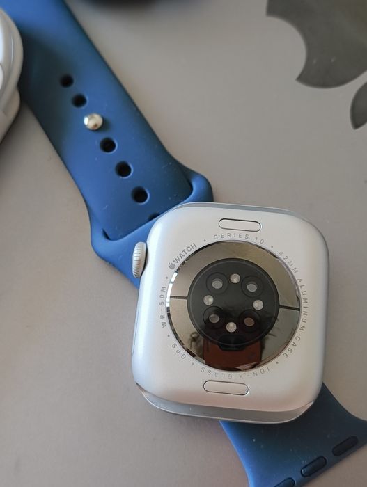 Apple Watch Series 10 – 42 mm – Srebrny – Silikonowy pasek – NOWY