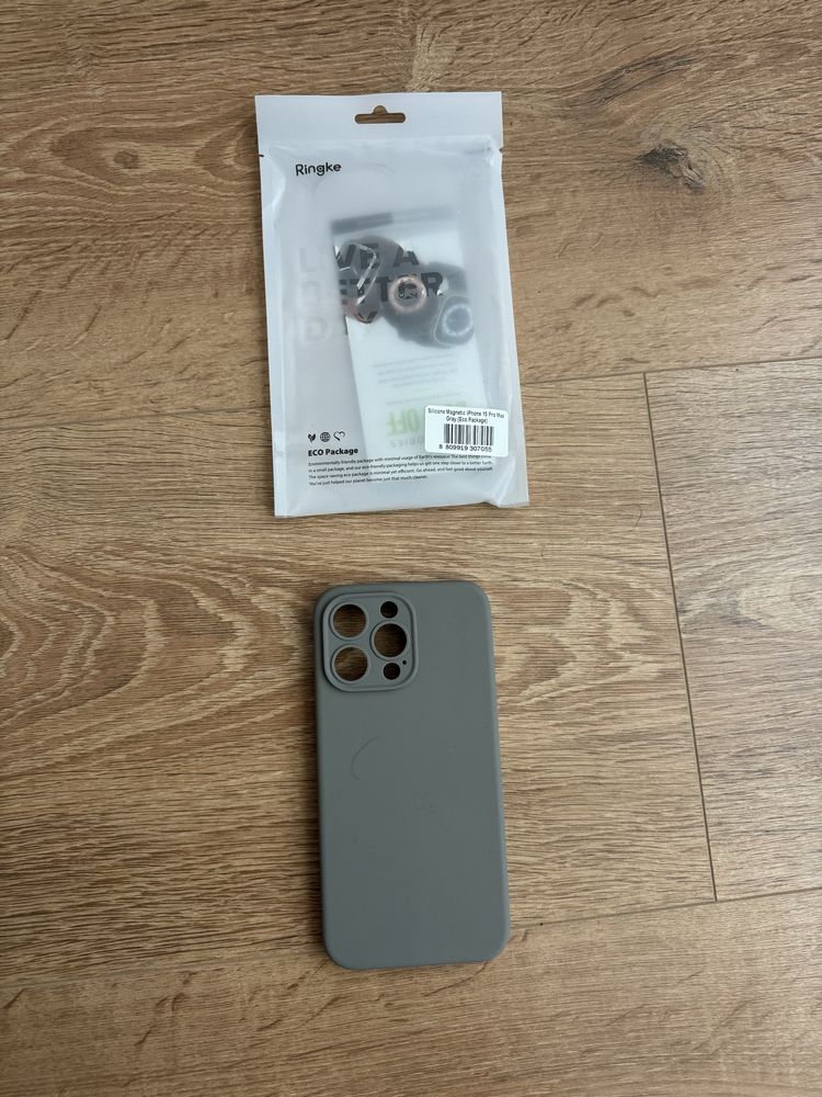 Etui do Iphone 15 Pro Max Spigen i Ringke