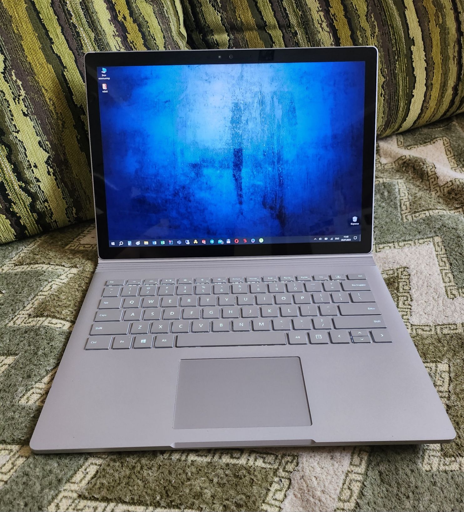 Планшет - ноутбук Microsoft Surface Book (intel i5, 8 OЗУ,  256 SSD)