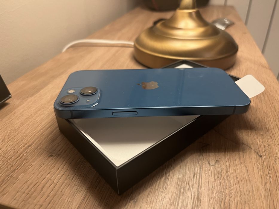Vendo iphone 13 128gb  onze ma caixa com garantia de reparo ainda