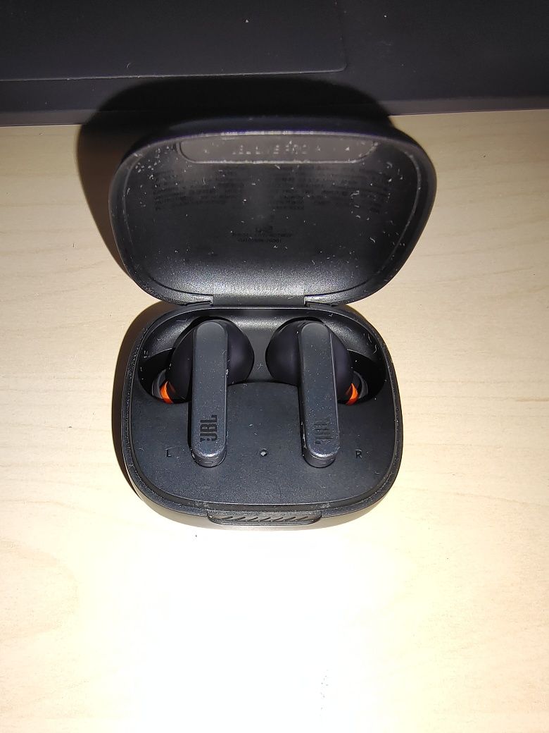 Słuchawki JBL LivePro+
