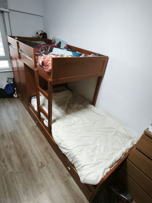 Beliche com 3 camas e roupeiro  incluido
