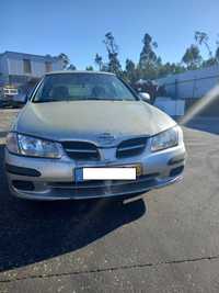 Nissan Almera de 2000 para peças