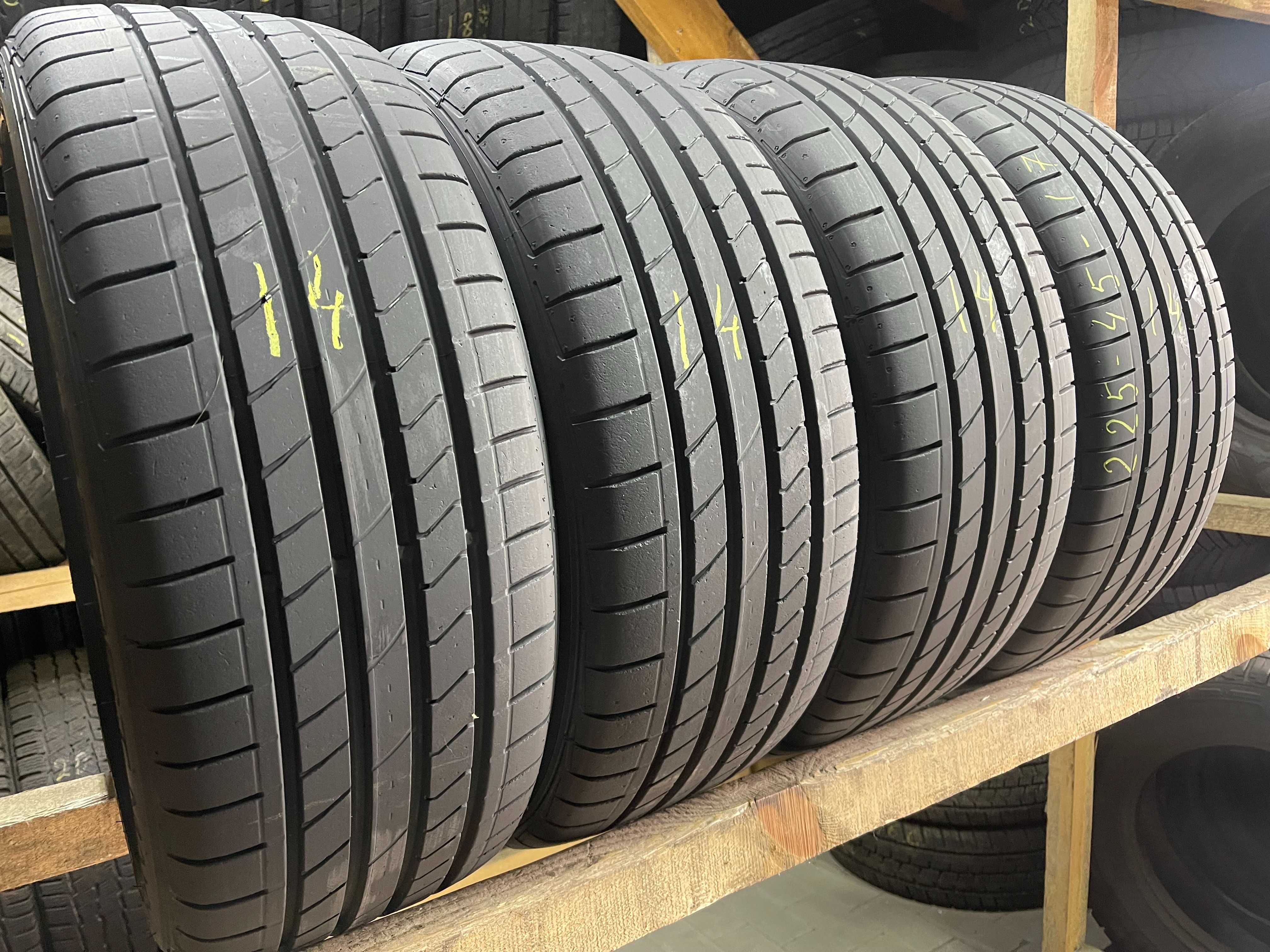 Комплект 225/45R17 Dunlop SportMaxxRT 4шт 7мм