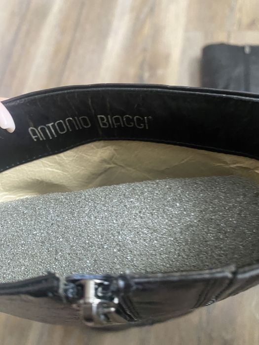 Чоботи на високих підборах