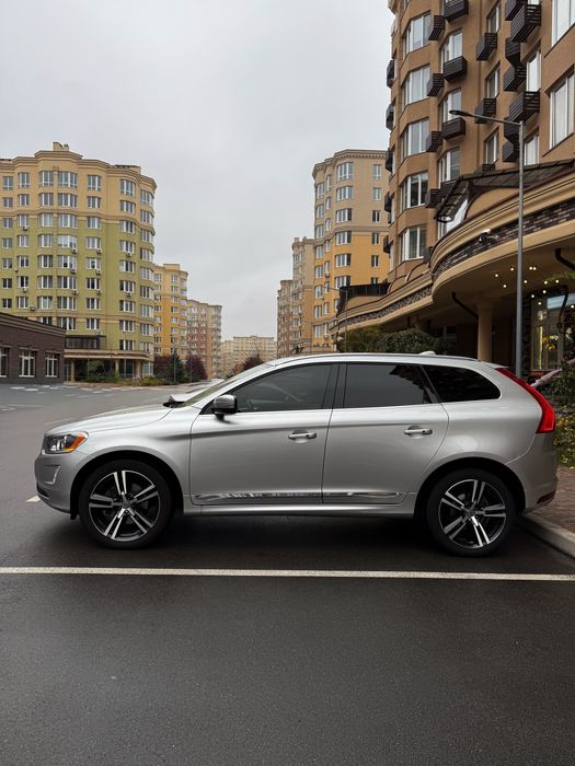Volvo XC60 2015 року