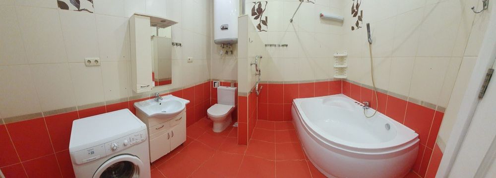 3-к.Кв  1-Поверх у Самом Центрi міста .Вул.В.Стуса 54