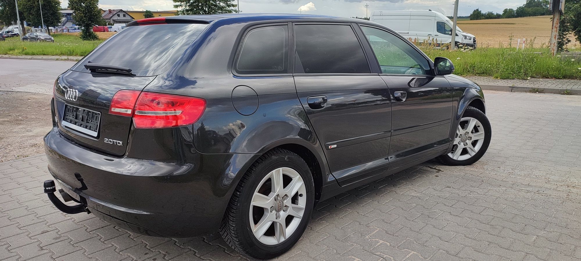 Audi A3 sportback FL 2.0 TDI CR Radio JVC hak