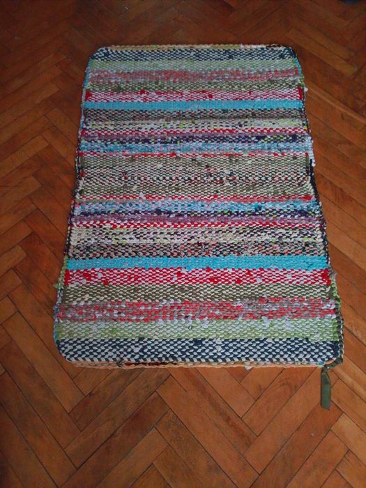 Продам коврик ручной работы.