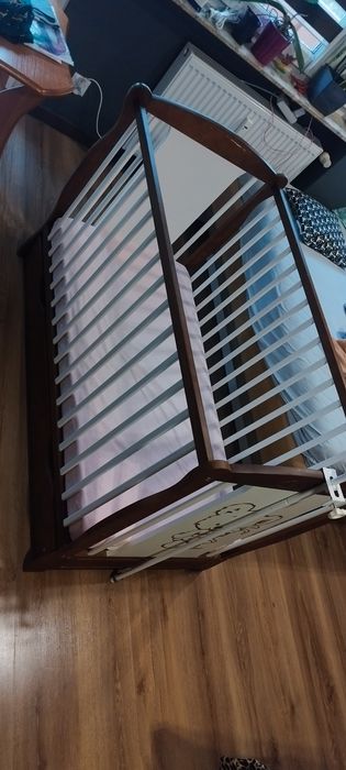 Sprzedam łóżeczko dzieciece