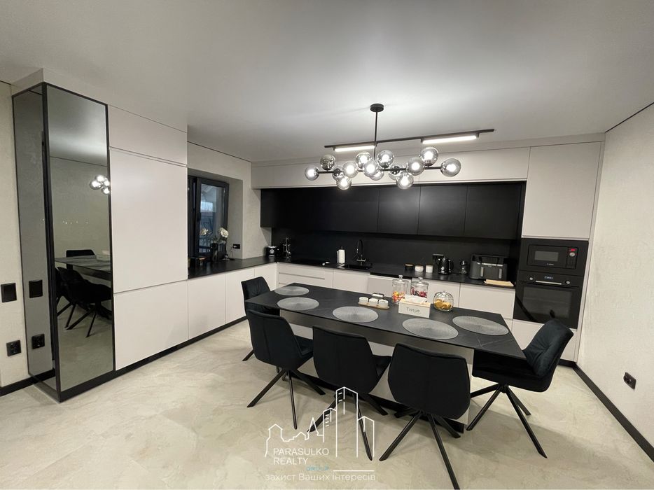 Продам шикарний будинок з меблями та приміадьною технікою