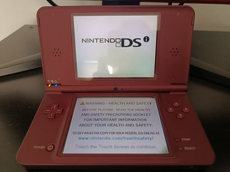 Nintendo DSI XL desbloqueada