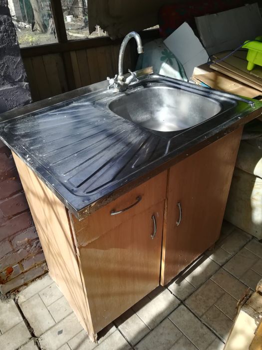 Продам мебель кухня /тумбочка для прихожей