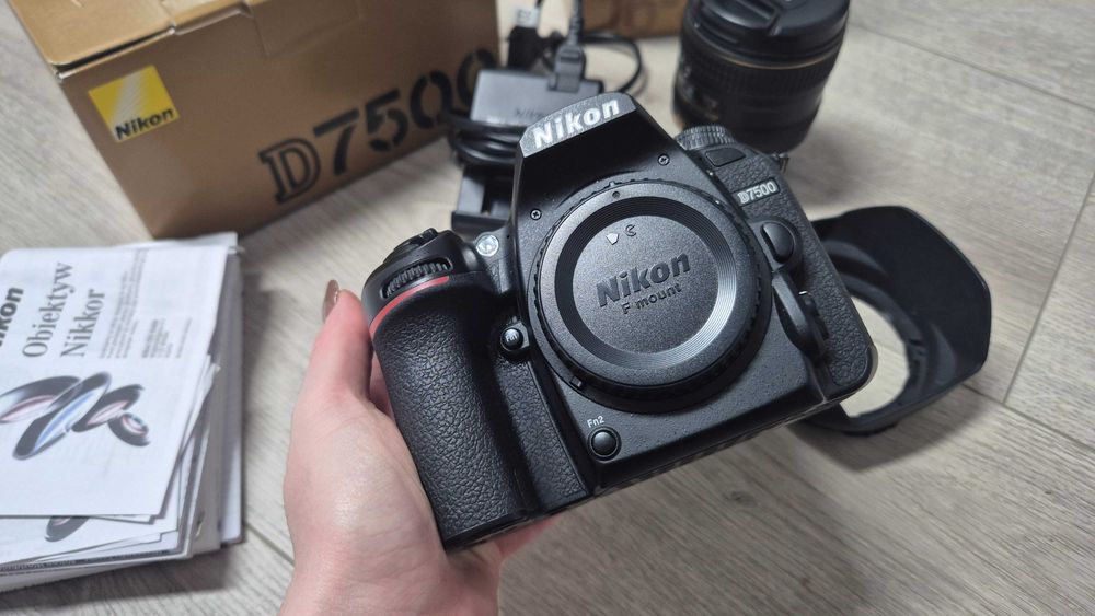 Nikon D7500 + obiektyw Nikkor 16-80mm f/2.8-4e VR