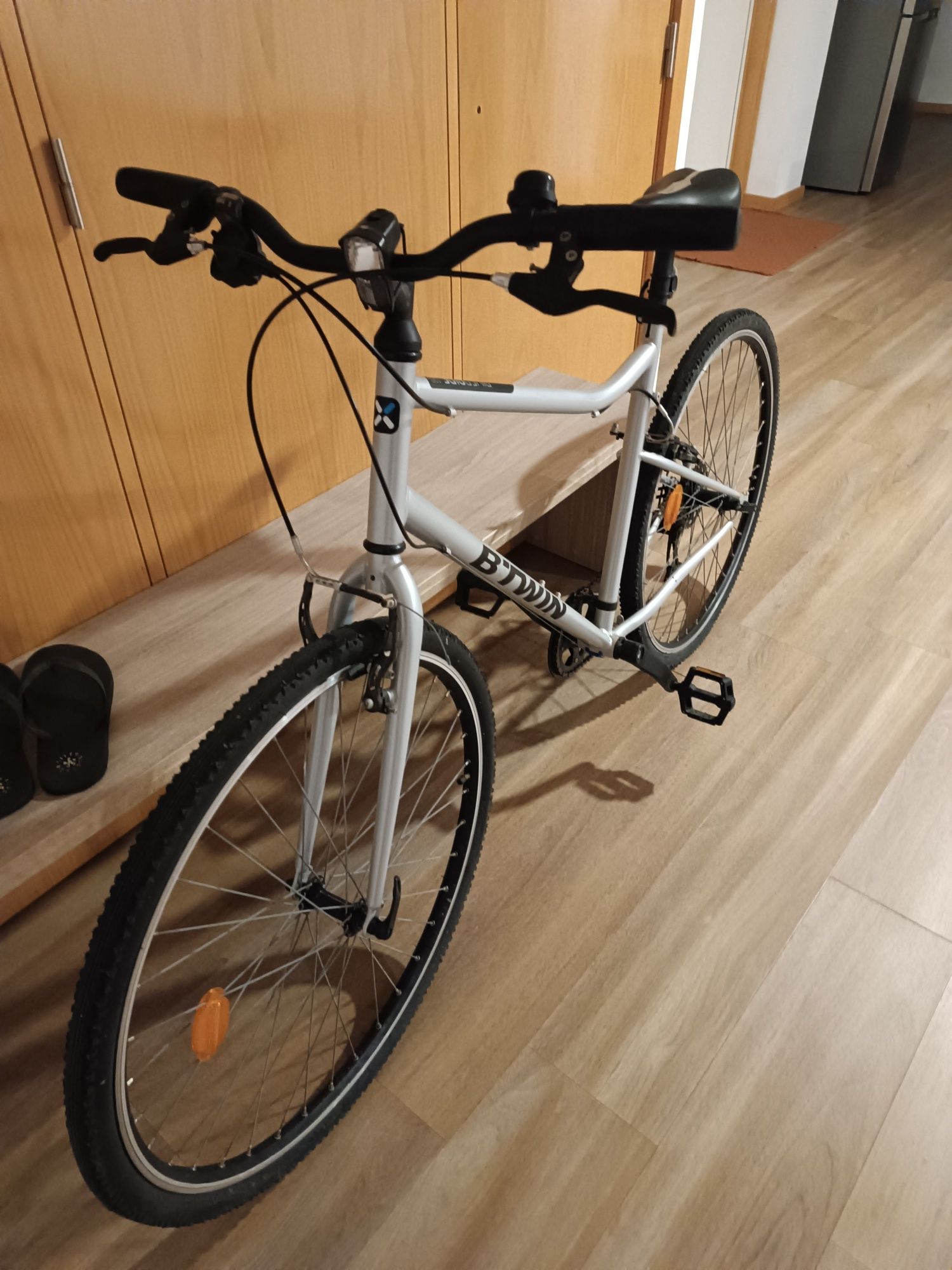 Bicicleta semi-nova