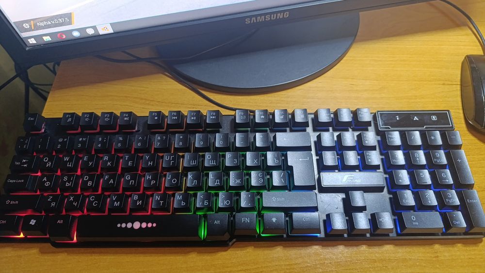 Продам клавиатуру