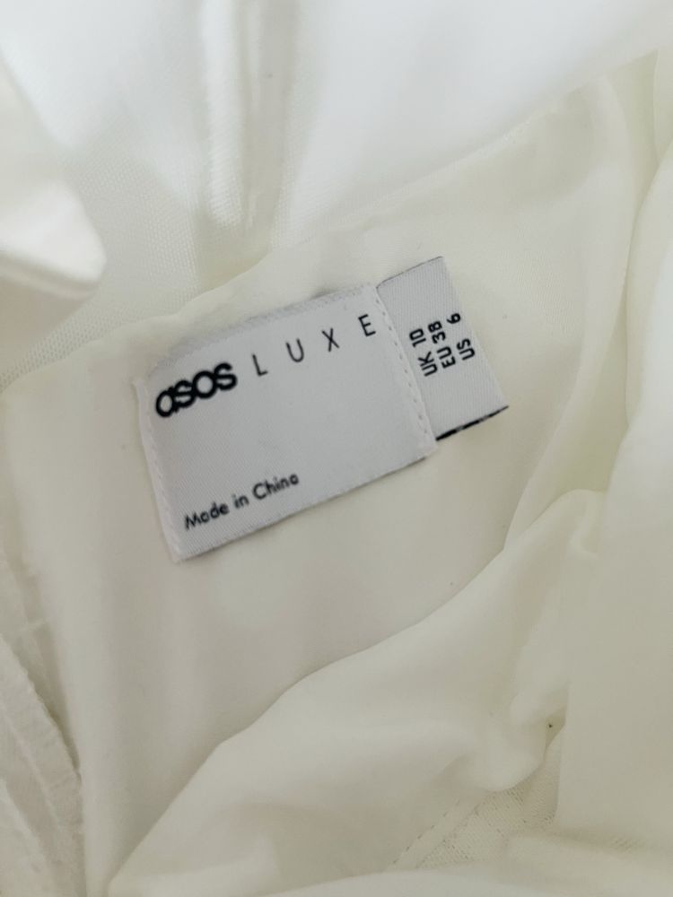 Сукня Asos Luxe біла нарядна трішки пишна