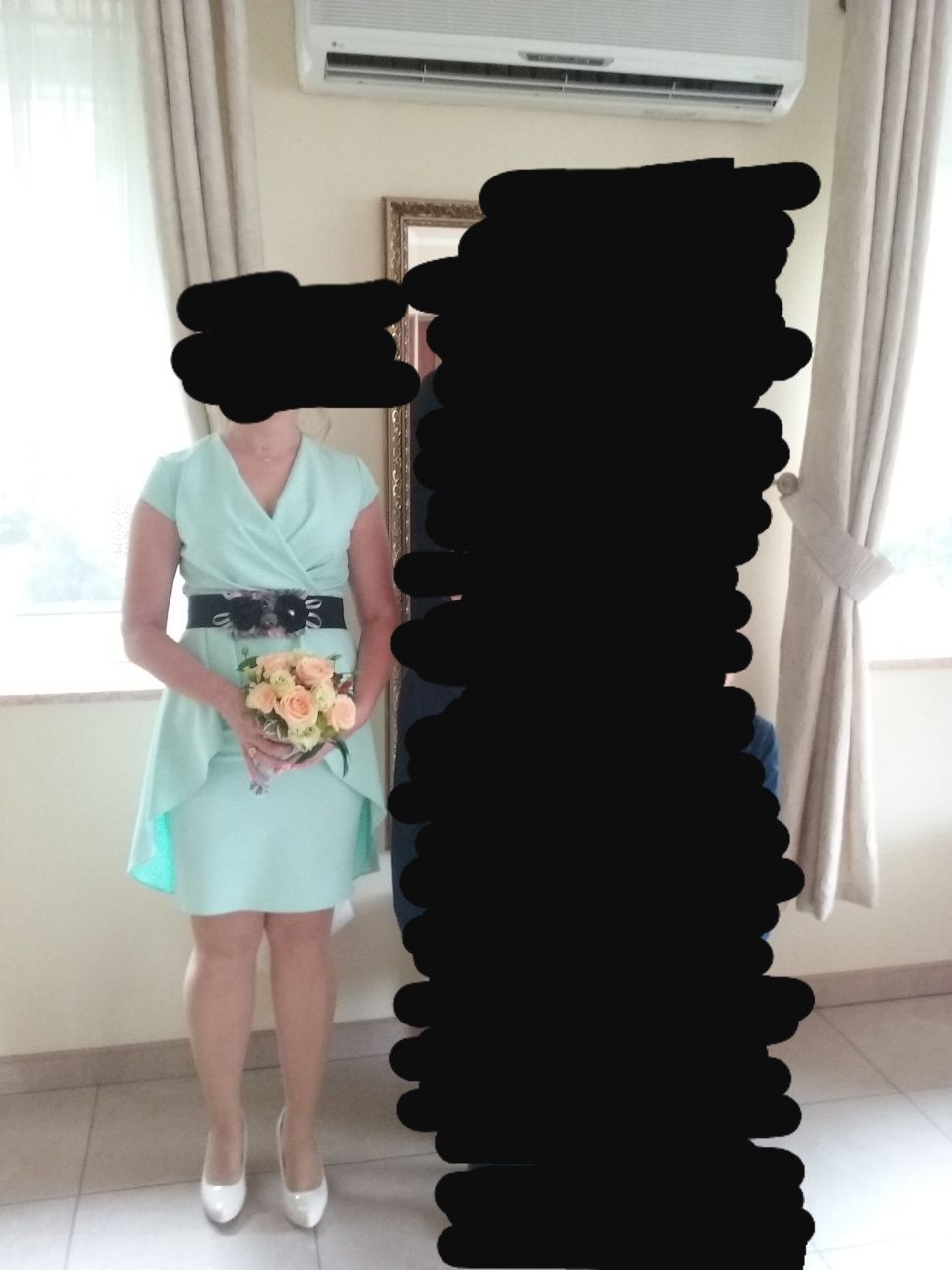 Sukienka miętowa z paskiem. Rozmiar M
