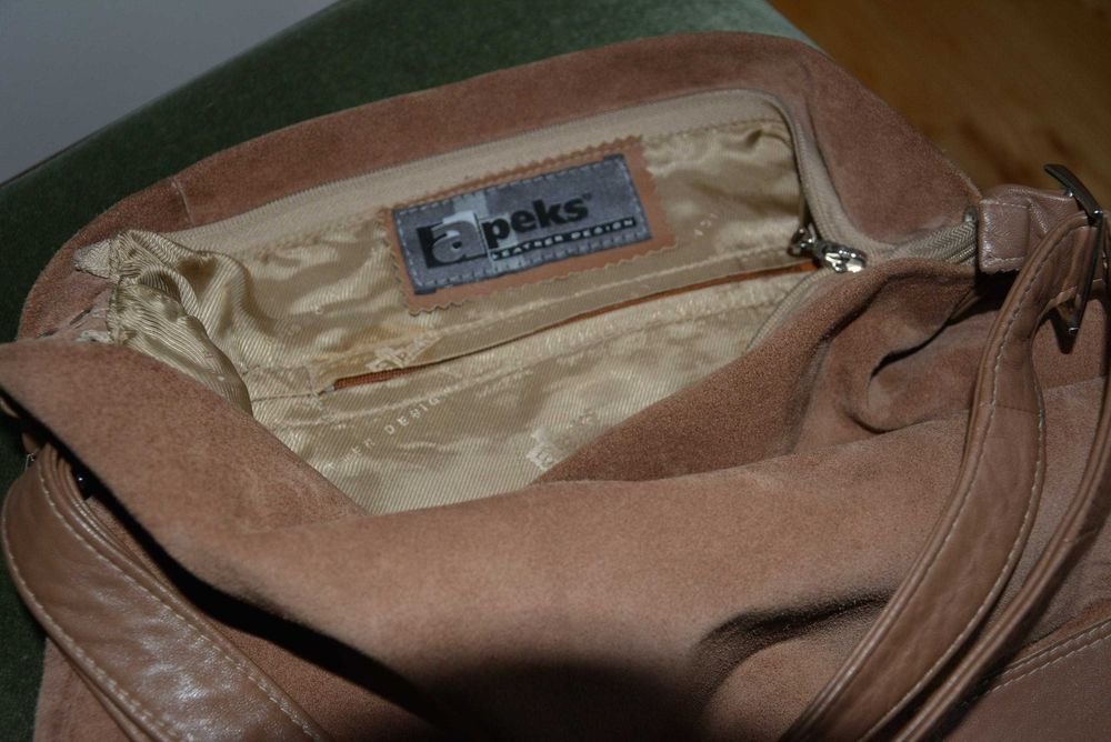 Jasnobrązowa torebka skórzana (zamsz)