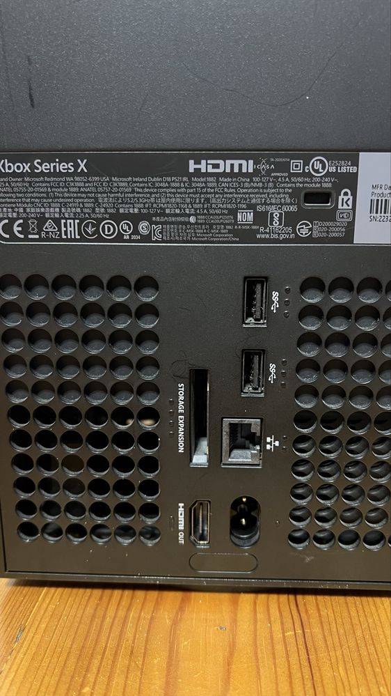 XBOX SERIES X + gry + pad + ładowarka, zestaw gotowy do gry