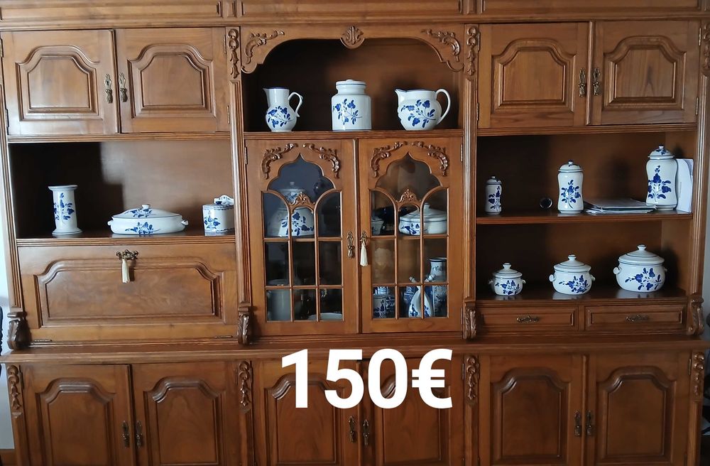 Móveis em madeira maciça