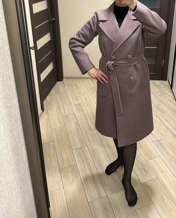 Пальто жіноче класичне  M розмір