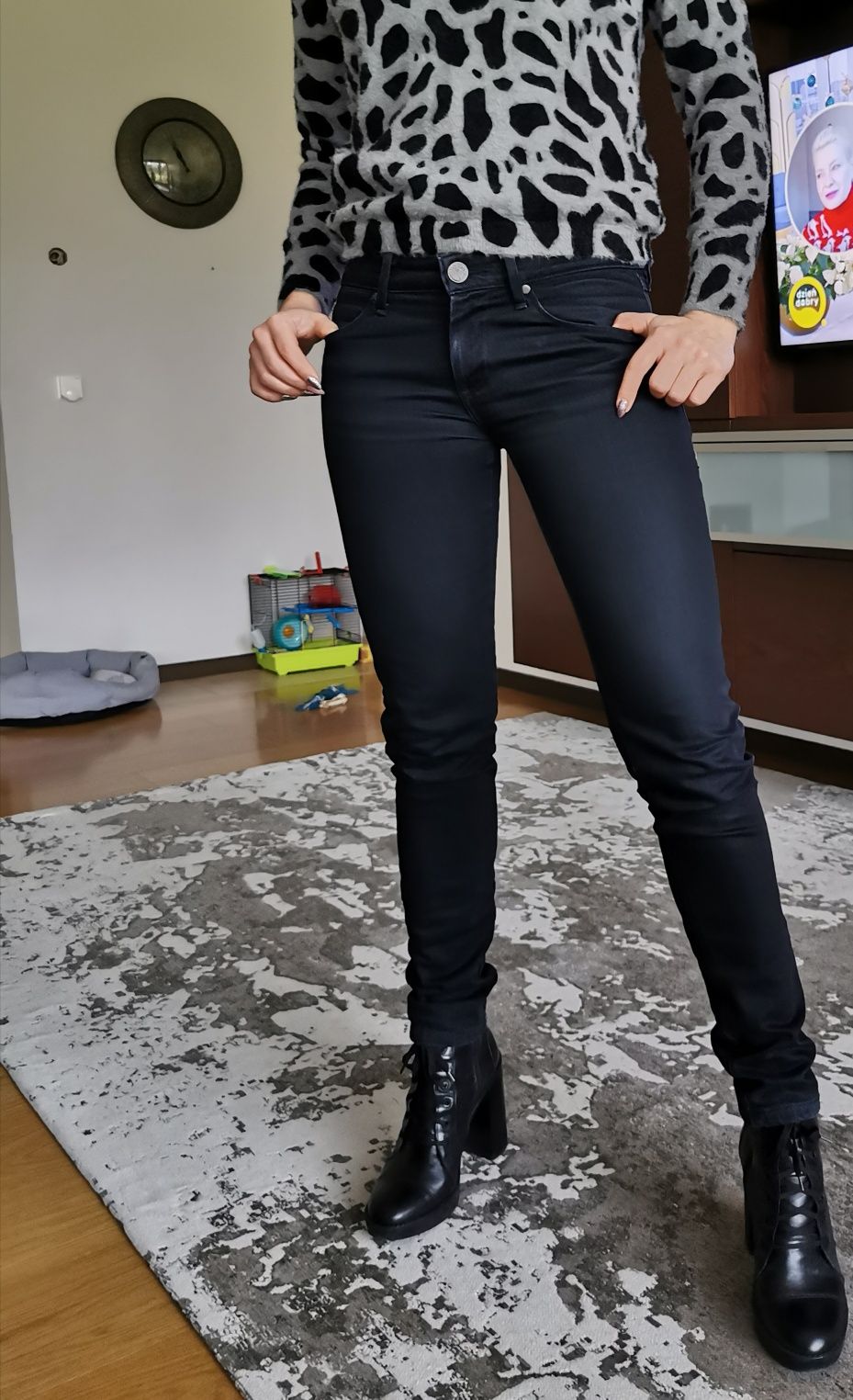 Spodnie jeansowe Wrangler Lia rozmiar S/M kolor czarny