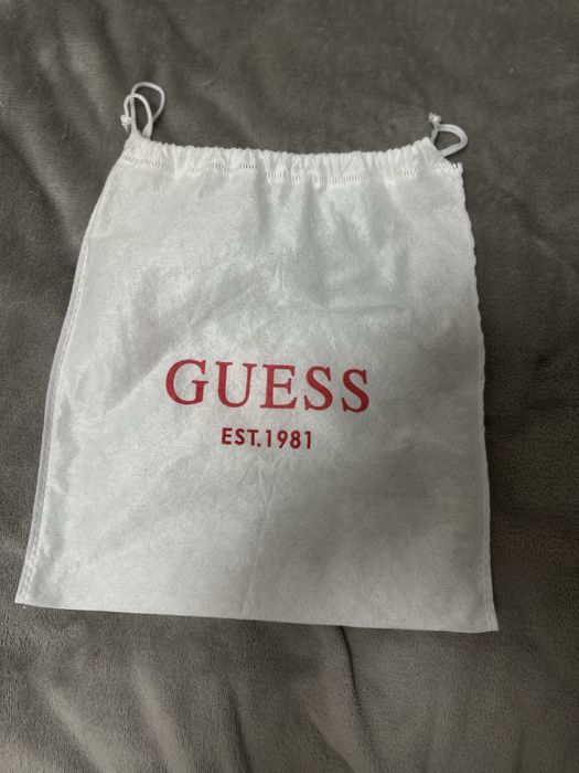 Сумочка від Guess
