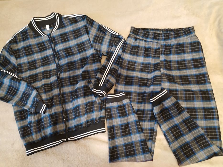 Клетчатый серый костюм с бомбером. Чоловічий костюм з бомбером