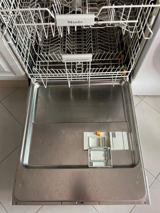 Máquina lavar loiça Miele