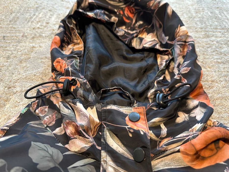 Kurtka parka czarna z roślinnym motywem House stan idealny