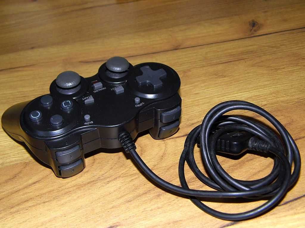 Pad przewodowy do konsoli Sony PlayStation 2