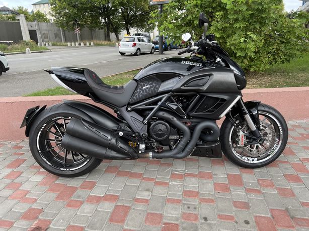 Мотоцикл Ducati Diavel 1200 ABS