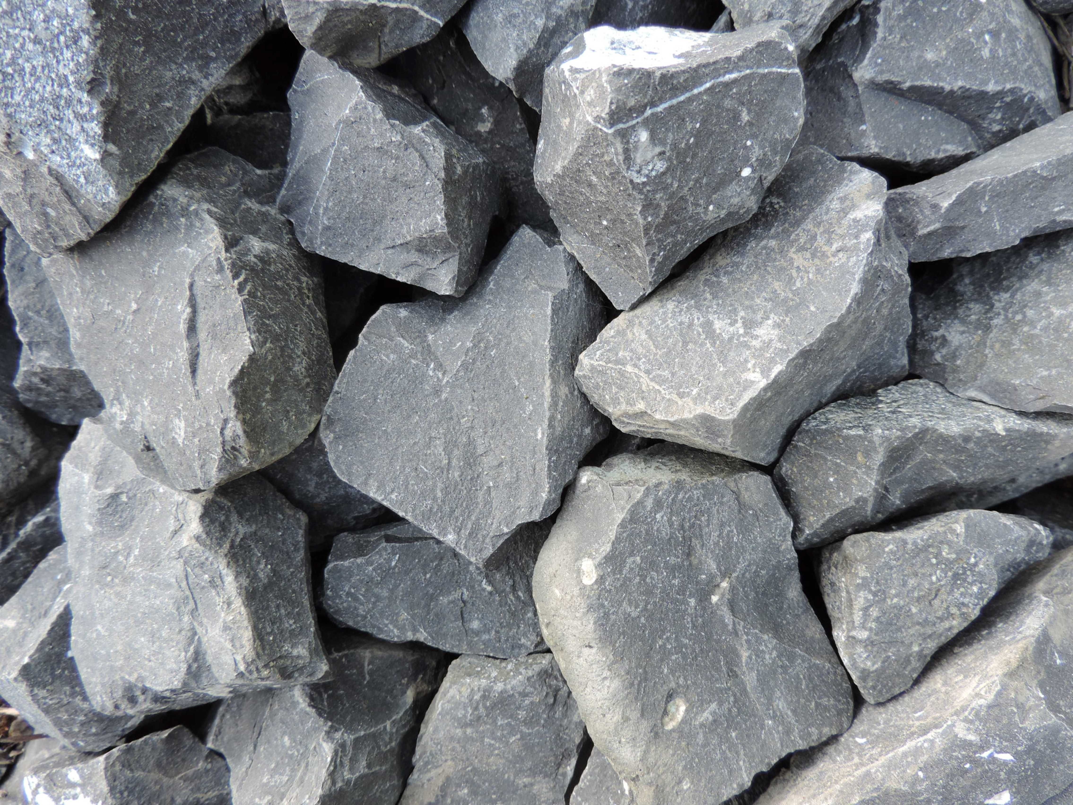 Bazaltowy Kamień Czarny 40-120 mm do Gabionu Grys Granitowy Marianna