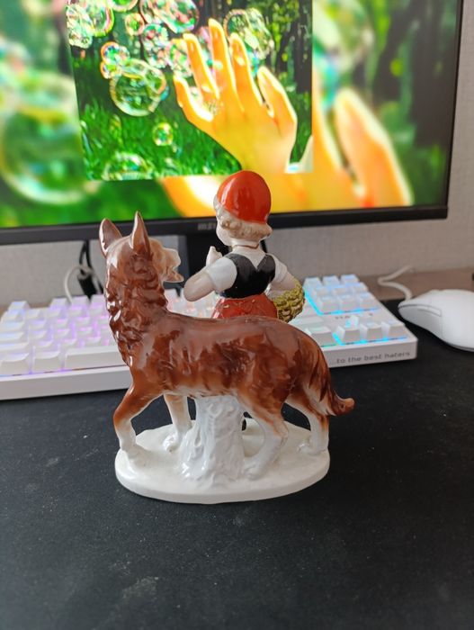 Статуэтка красная шапочка и серый волк фарфор германия grafenthal